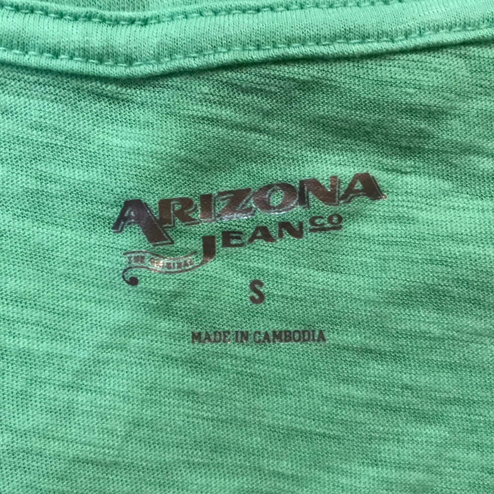 Vneck bundle - Picture 7 of 7